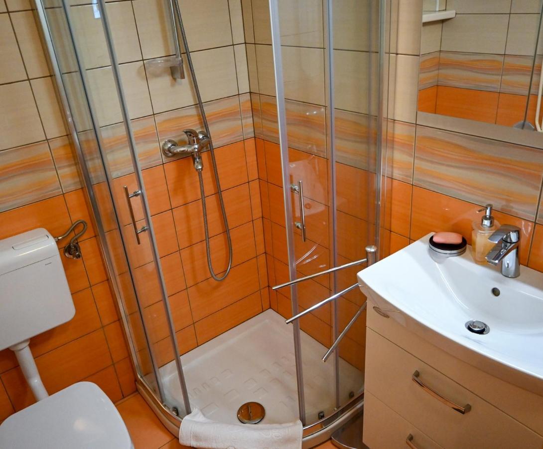Maca Apartment *